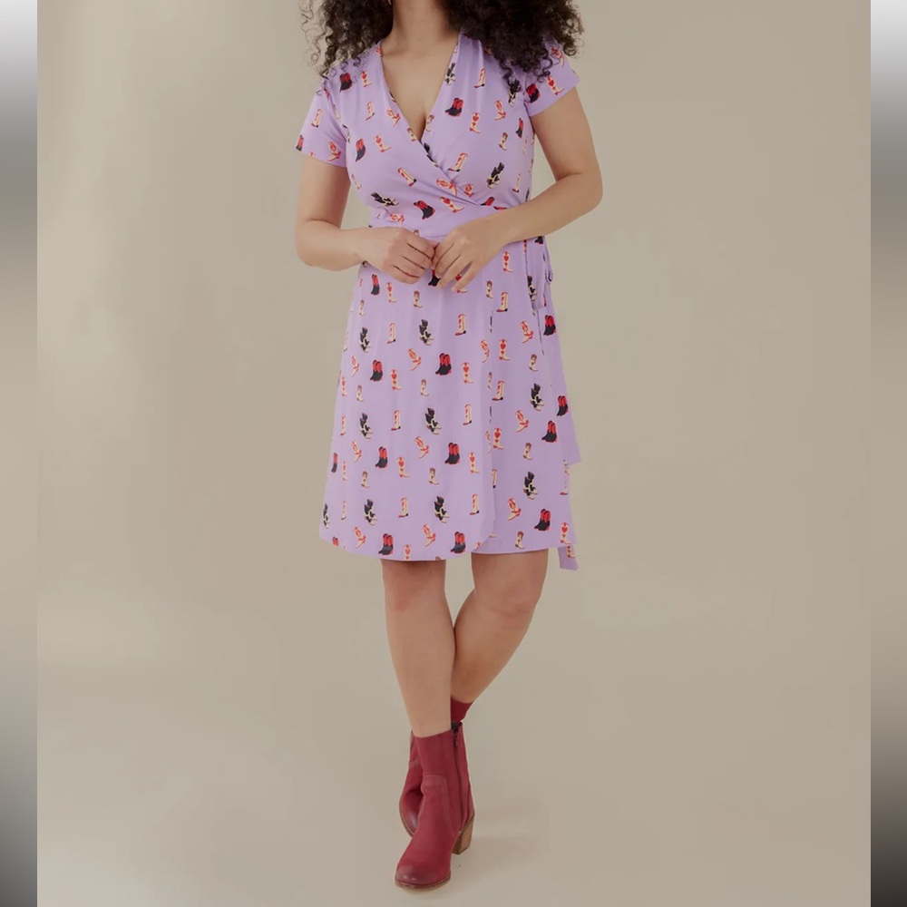 Mata Traders Katie Wrap Dress in Two Step Lavender Print